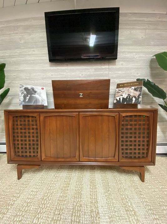 SOLD OUT **** RCA NEW VISTA VICTROLA **** Vintage Stereo Console Record Player Changer Bluetooth AM/FM Alexa The Vintedge Co.