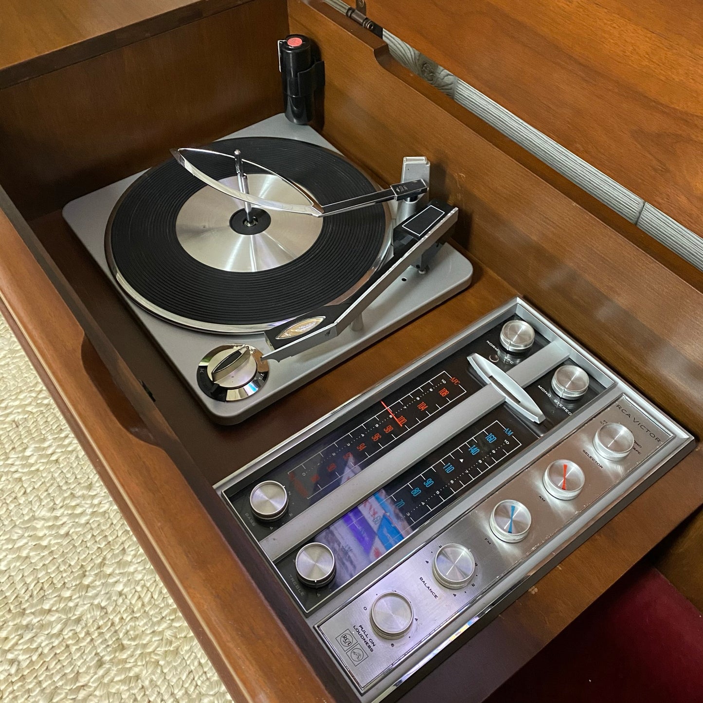 SOLD OUT **** RCA NEW VISTA VICTROLA **** Vintage Stereo Console Record Player Changer Bluetooth AM/FM Alexa The Vintedge Co.