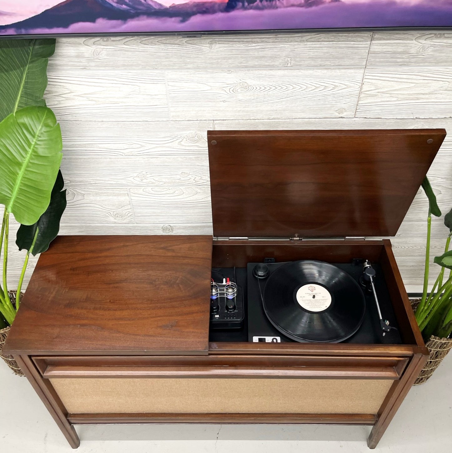 SOLD OUT!!! TURNTABLE-READY™ Series - MOTOROLA Stereo Cabinet Record Player BLUETOOTH The Vintedge Co.