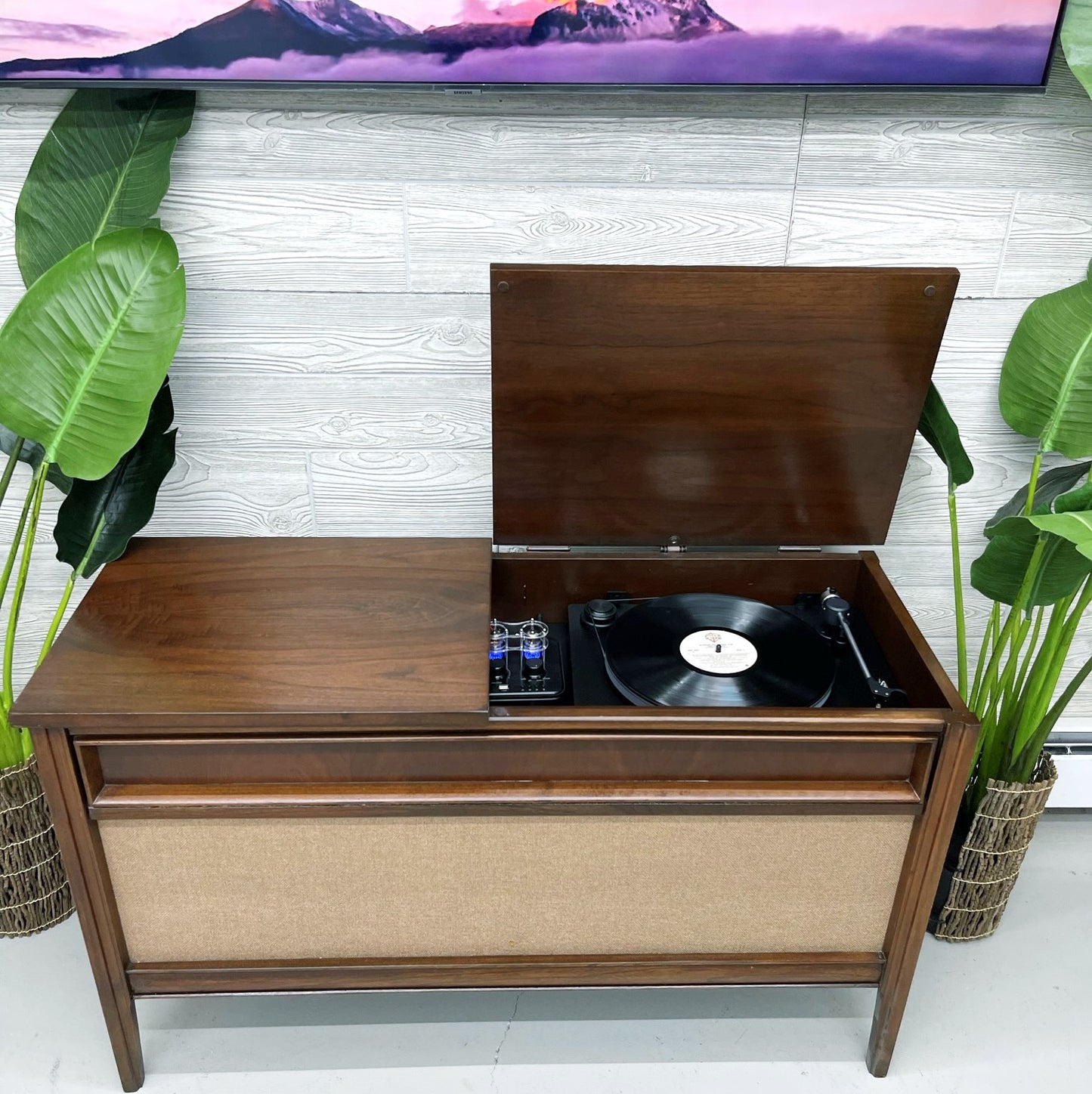 SOLD OUT!!! TURNTABLE-READY™ Series - MOTOROLA Stereo Cabinet Record Player BLUETOOTH The Vintedge Co.