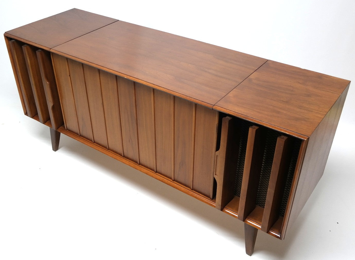 Mid Century Stereo Console  Zenith - Bluetooth -  FM Tuner - Record Changer FULLY RESTORED The Vintedge Co.