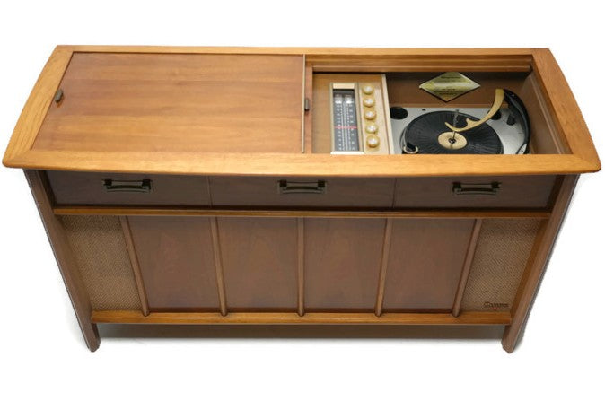 **SOLD OUT** Mid Century Vintage MAGNAVOX Record Changer Player Stereo Console The Vintedge Co.