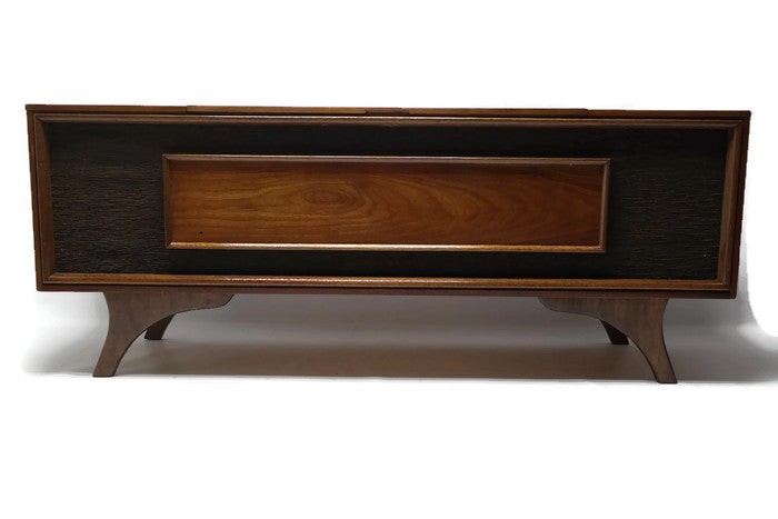 Mid Century Modern GE Long and Low Vintage Stereo Console - Record Player Changer - AM/FM Tuner - Bluetooth The Vintedge Co.