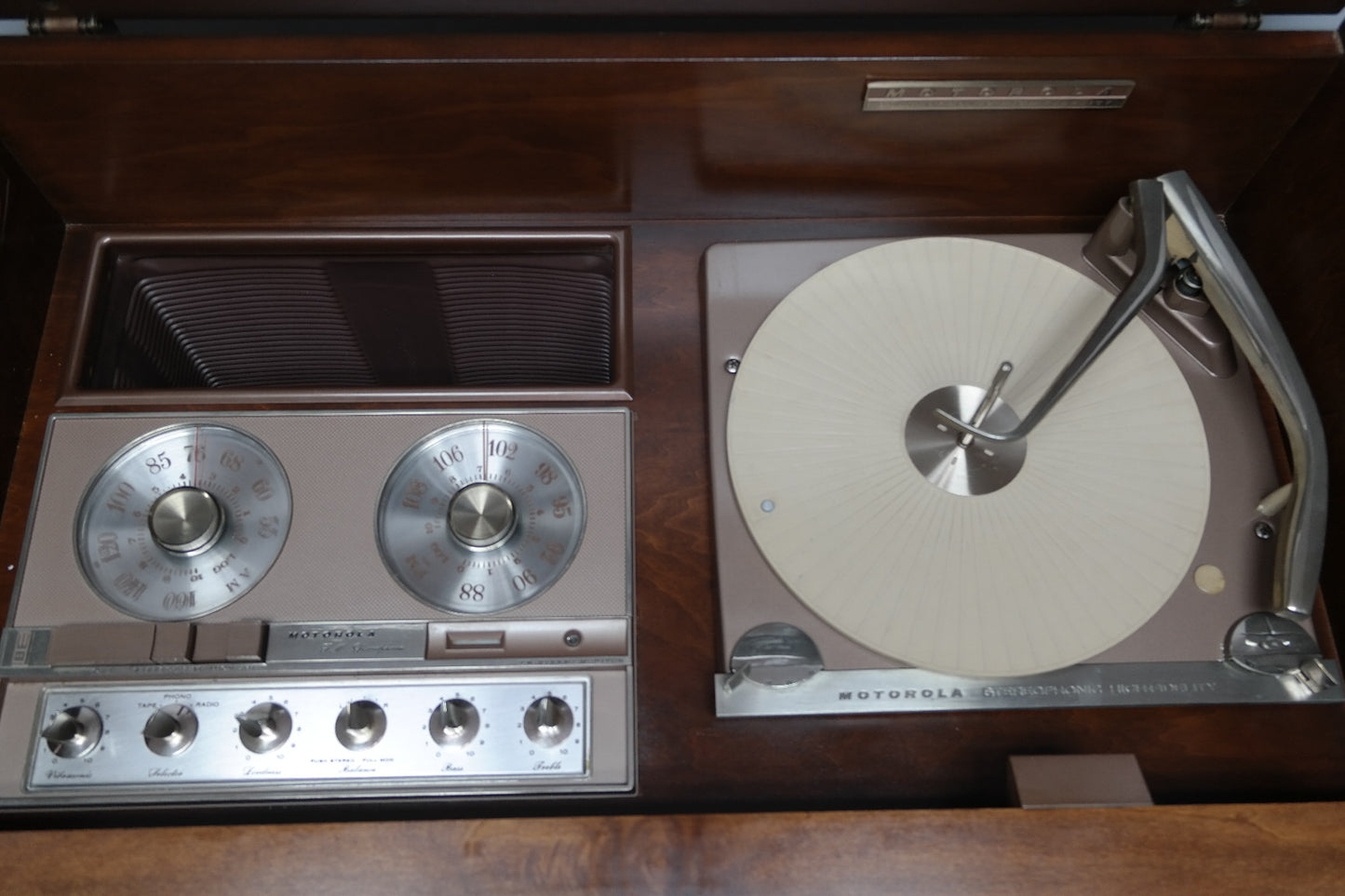 Vintage Motorola Stereo Console Record Changer - AM/FM Tuner - Bluetooth The Vintedge Co.
