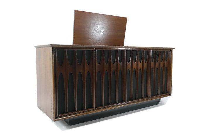 Mid Century Modern RCA Vintage Stereo Console - Record Player Changer - AM/FM Tuner - Bluetooth The Vintedge Co.