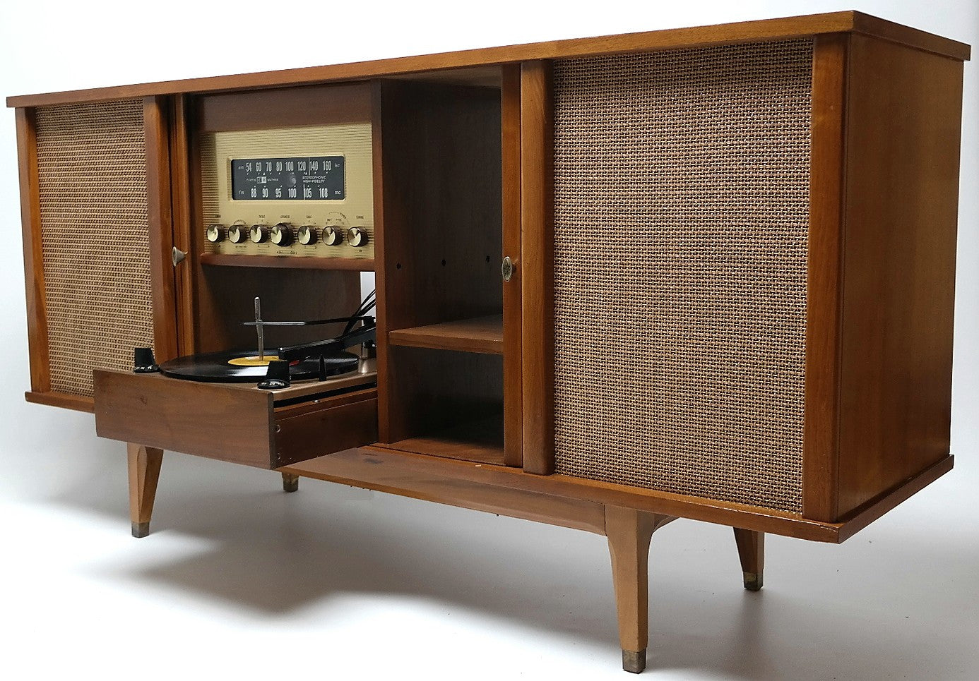 Mid Century Modern Stereo Curtis Mathis Console Record Changer - AM/FM- Tuner - Bluetooth The Vintedge Co.