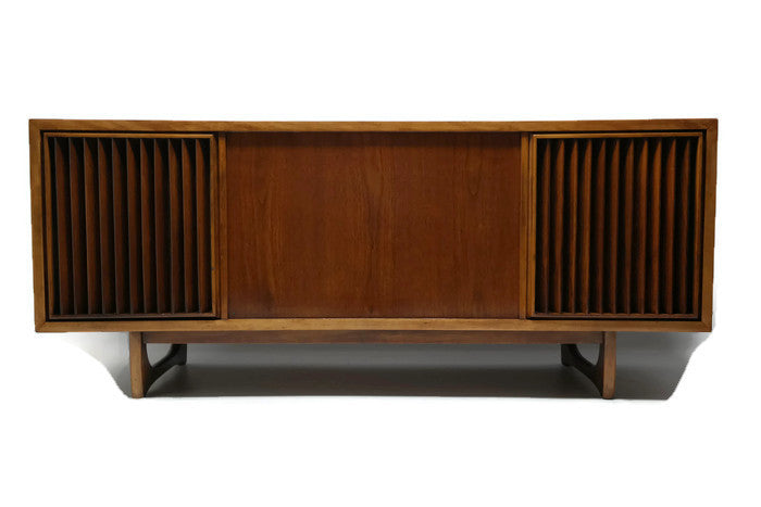 **SOLD OUT** RCA Vintage Curved Front Record Player Changer Stereo Console The Vintedge Co.