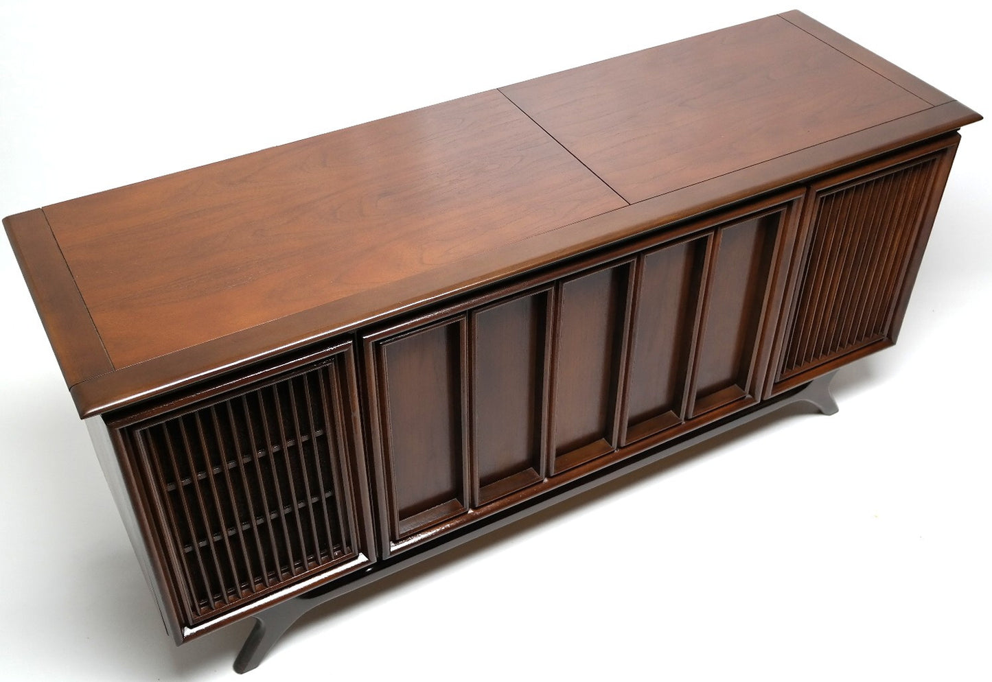 SOLD OUT*** - Mid Century Sylvania Stereo Console Record Player - Bluetooth iPod iPhone Android Input AM/FM Tuner The Vintedge Co.