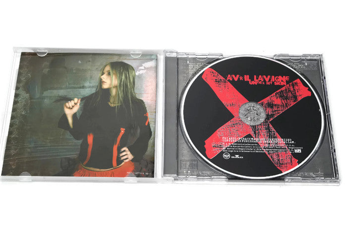 AVRIL LAVIGNE - Compact Disc CD - UNDER MY SKIN The Vintedge Co.