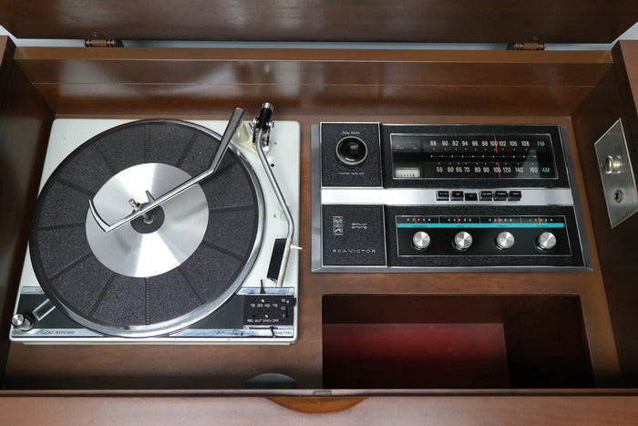 **SOLD OUT** RCA BRASILIA/COFFEY Mid Century Record Player Changer AM|FM Stereo Console - Bluetooth The Vintedge Co.