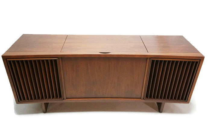 **SOLD OUT**  RCA Mid Century Curved Front Record Player Changer Stereo Console - Bluetooth The Vintedge Co.