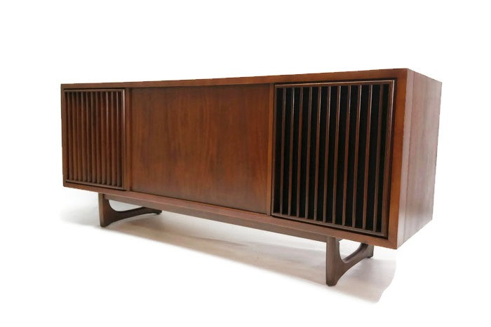 **SOLD OUT**  RCA Mid Century Curved Front Record Player Changer Stereo Console - Bluetooth The Vintedge Co.