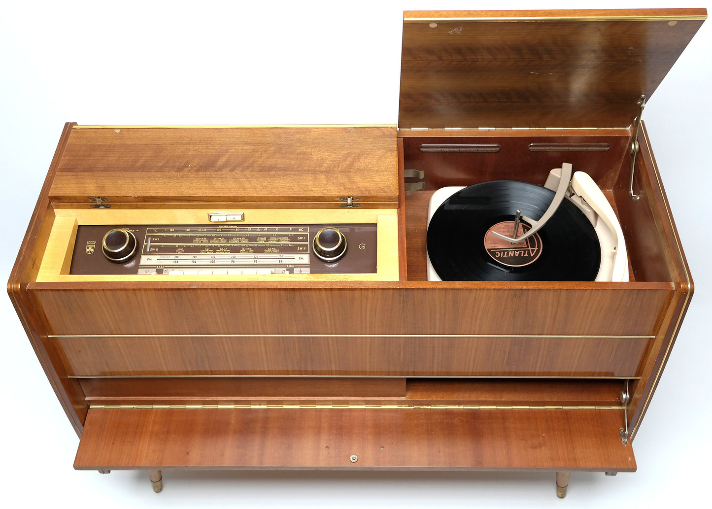 Mid Century Grundig Majestic Stereo Console Record Player - Bluetooth - AM/FM Tuner - Shortwave The Vintedge Co.