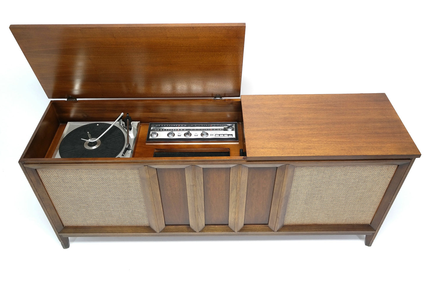 LONG AND LOW MCM STEREO - 50's - Mid Century Philco Stereo Console Record Player - AM / FM Tuner The Vintedge Co.