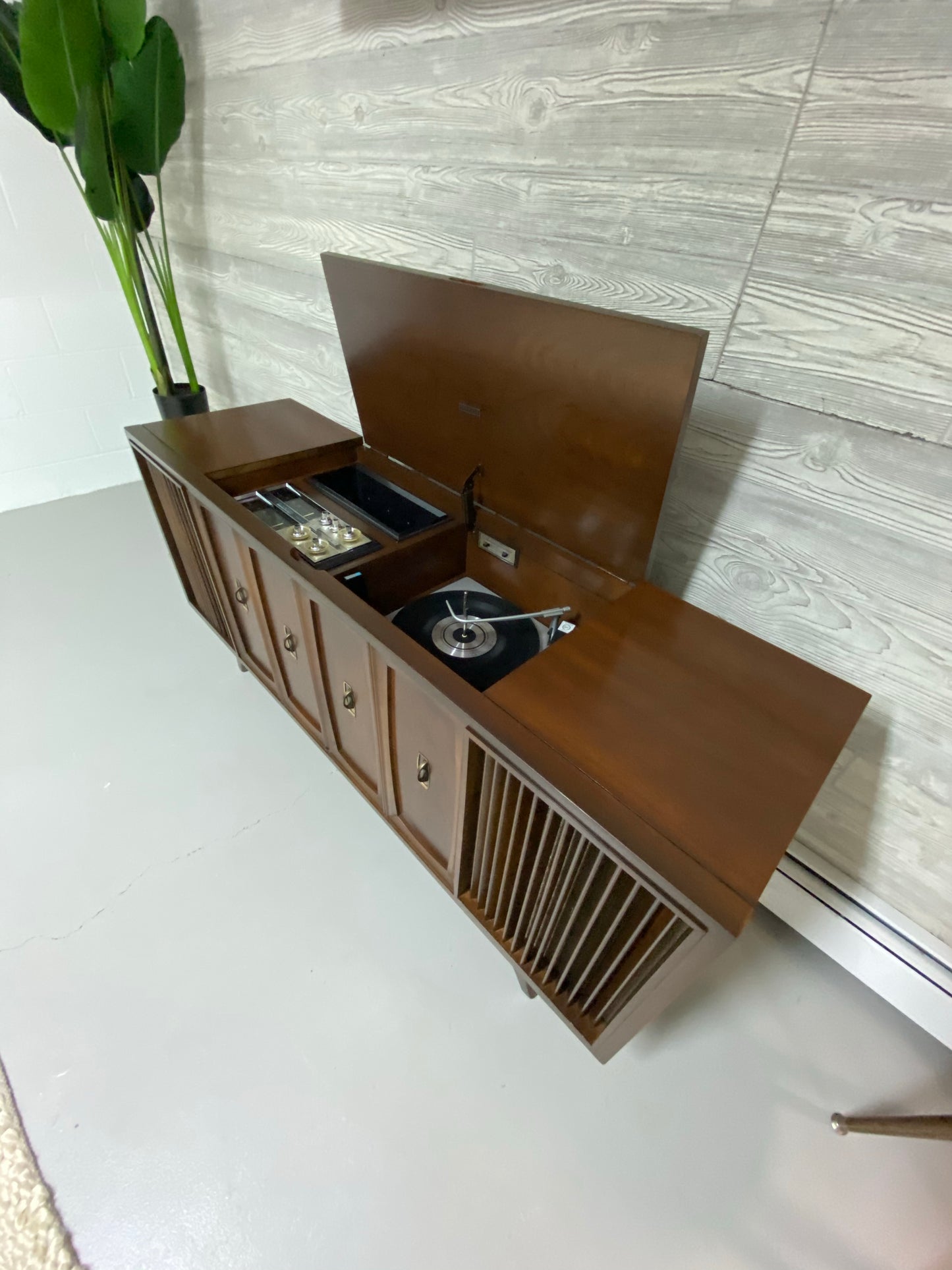 **SOLD OUT** ZENITH Vintage 60s Record Player Changer Stereo Console AM FM Bluetooth Alexa The Vintedge Co.